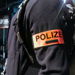 etzel-polizei-armbinde-highviz-orange-zivilpolizei-abzeichen-polizeibedarf-kripo-erkennungszeichen-ammodepot-polizeishop-EB6302005_3